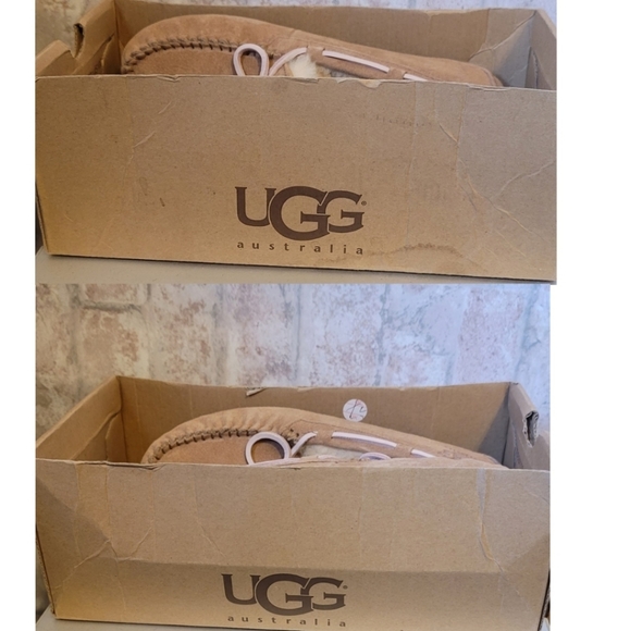 Ugg Dakota Moccasins - Picture 12 of 16